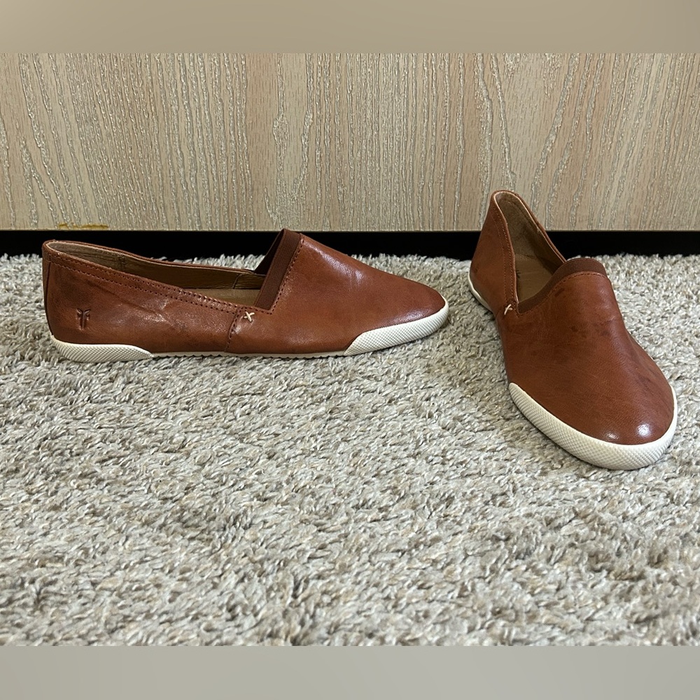Frye Melanie Women Slip-on Shoes Cognac Antique Soft Vintage Leather Loafers 8